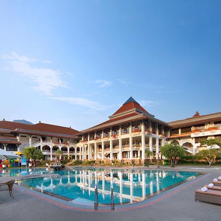 Royal Orchids Garden Hotel&Condominium Batu  Exterior foto