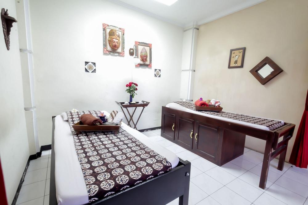 Royal Orchids Garden Hotel&Condominium Batu  Exterior foto