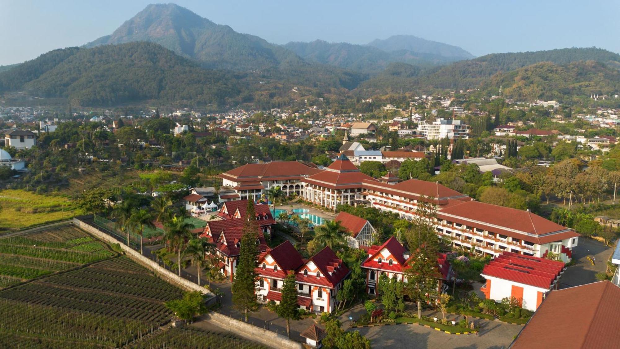Royal Orchids Garden Hotel&Condominium Batu  Exterior foto