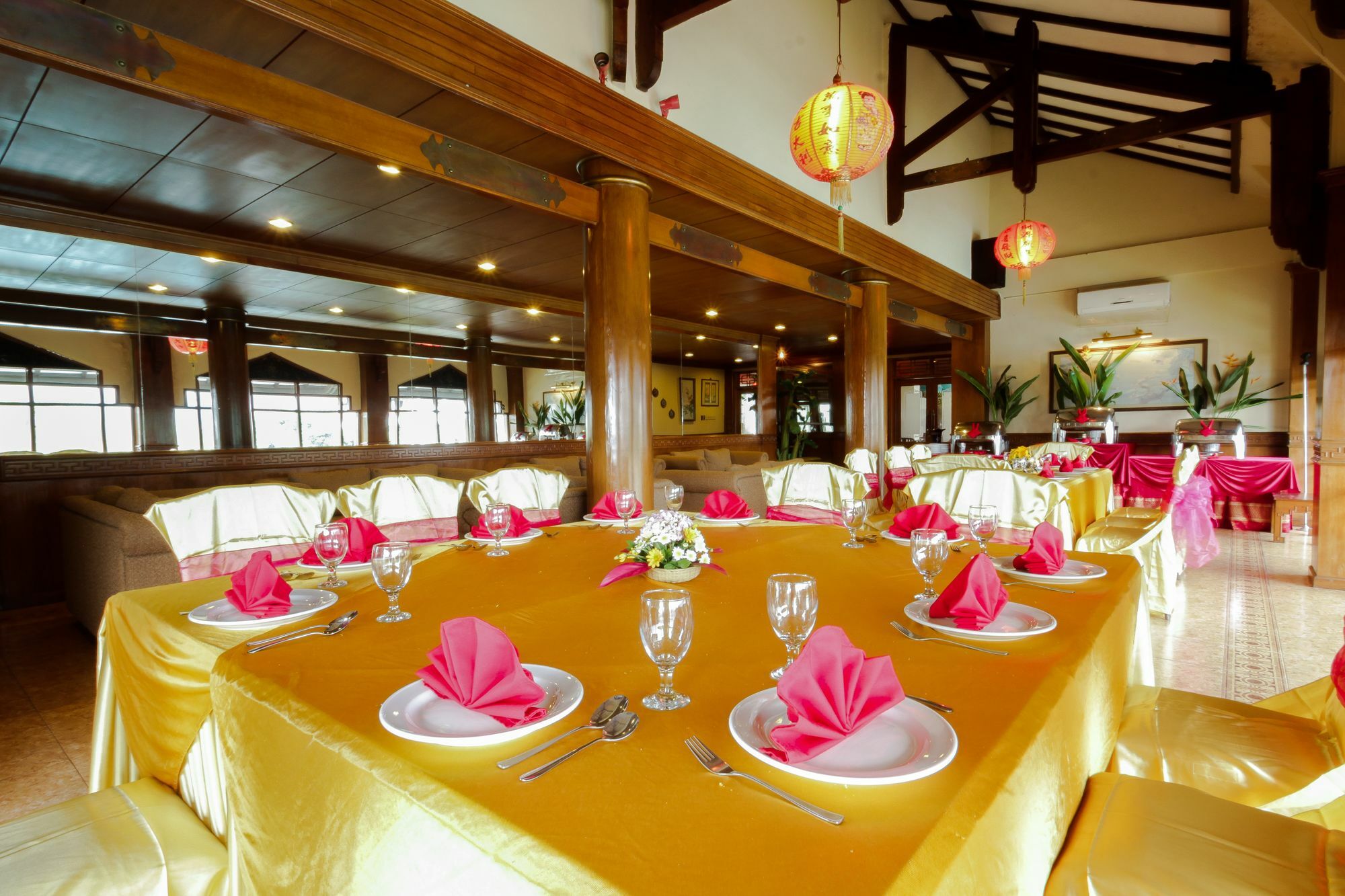 Royal Orchids Garden Hotel&Condominium Batu  Exterior foto